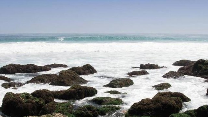 Pantai Lumbung Tulungagung.