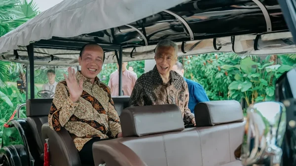 Penampilan Terkini Jokowi Saat Kunjungan ke Singapura