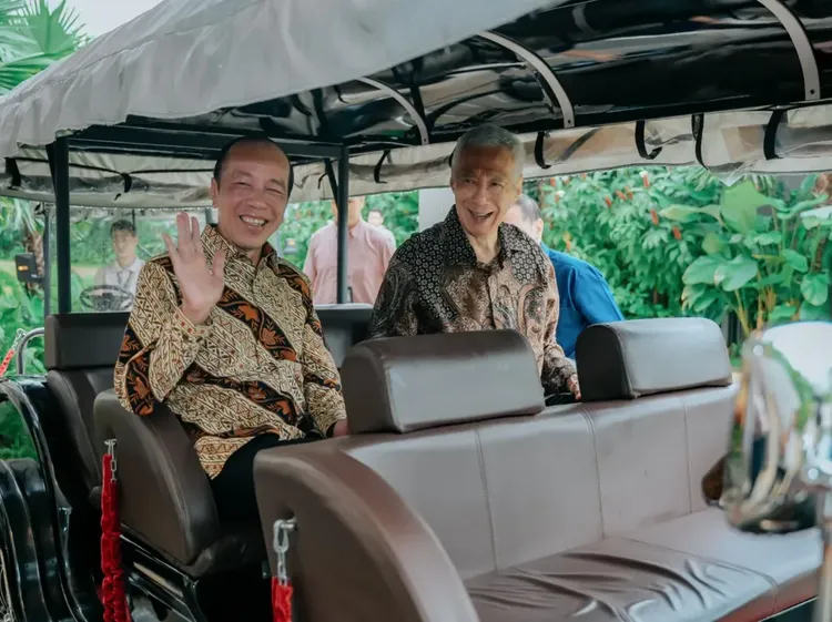 Penampilan Terkini Jokowi Saat Kunjungan ke Singapura