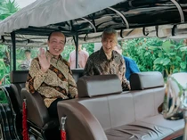 Penampilan Terkini Jokowi Saat Kunjungan ke Singapura