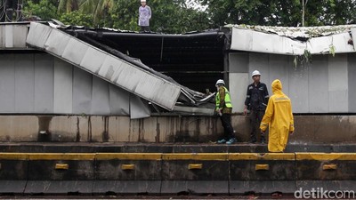 Potret Terkini Penutup Lintasan MRT Rusak Tertimpa Pohon di Senayan