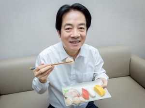 Video: Kala Presiden Taiwan Pamer Sushi saat Hubungan Jepang-China Memanas