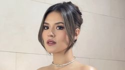 Momen Manis Raisa di AMI Awards 2025: Gaun Pink-Senyum Kemenangan