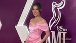Bak Cinderella, Raisa Lari Pakai Gaun dan High Heels