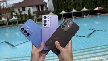 Realme C85 akan hadir dalam tiga pilihan warna yaitu Parrot Purple, Kingfisher Blue, dan Swan Black. Foto: Virgina Maulita Putri/detikINET
