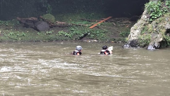 Remaja asal Banjar Dinas Tegal, Desa Mengening dikabarkan tenggelam saat mandi di Air Terjun Mengening, Kabupaten Buleleng, Kamis (20/11/2025). (Basarnas Bali)