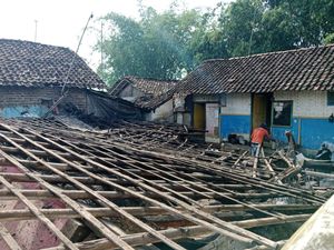 Bandung Dilanda Gempa Bumi 9 kali, BPBD: Rumah Ambruk dan RS Retak