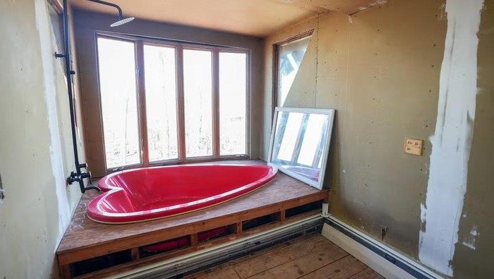 Renovasi rumah paling angker di AS. Foto sebelum renovasi