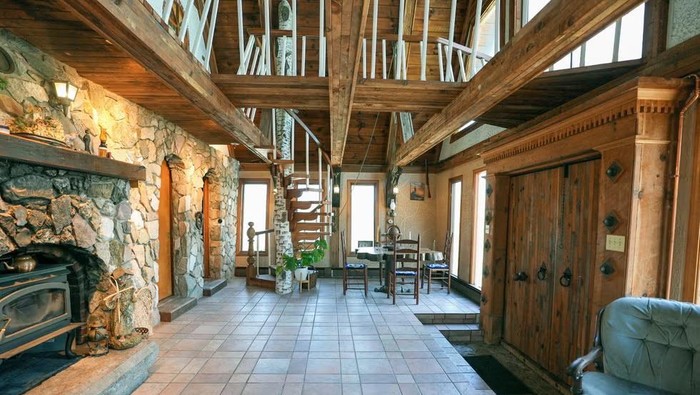 Renovasi rumah paling angker di AS. Foto sebelum renovasi