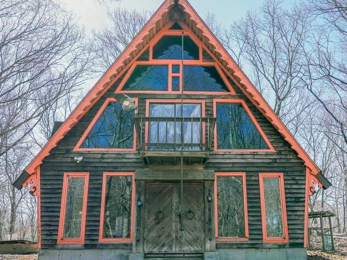 Renovasi rumah paling angker di AS. Foto sebelum renovasi