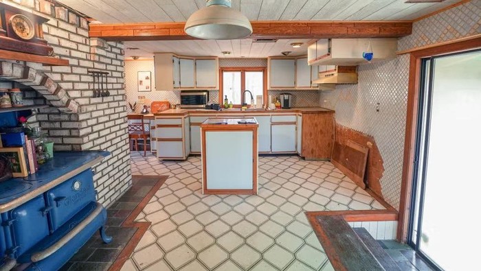 Renovasi rumah paling angker di AS. Foto sebelum renovasi