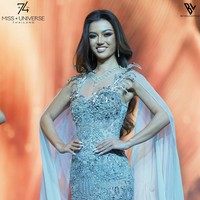 Gaun rancangan dari desainer Indonesia Vivi Valencia tersebut memadukan kemewahan dan seni. Detail bordirnya dibuat dengan teknik rumit, sementara siluetnya yang dramatis memperkuat penampilan elegan Sanly Liu. Foto: dok. Instagram @bunda.latinas