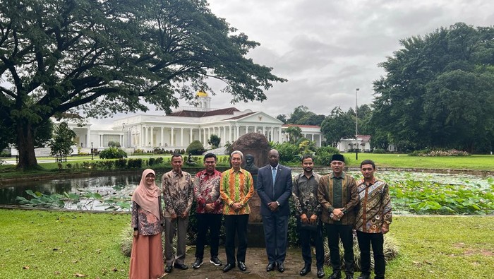 Sejumlah delegasi peserta Konferensi Asia Afrika saat mengunjungi Kota Bogor