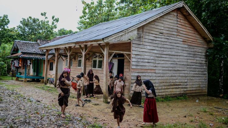 Miris! SD di Pandeglang Ini Hanya Punya Satu Ruang Belajar Rusak untuk 23 Siswa