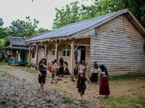 Miris! SD di Pandeglang Ini Hanya Punya Satu Ruang Belajar Rusak untuk 23 Siswa