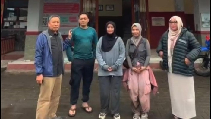 Seluruh pendaki yang sempat terjebak di Rabu Kumbolo saat semeru erupsi telah dievakuasi dengan selamat