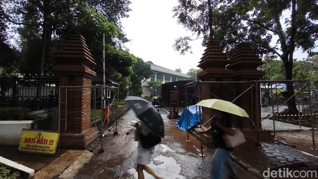 Sentuhan bertema Candi Bentar jadi wajah baru di Gedung Sate, Kota Bandung