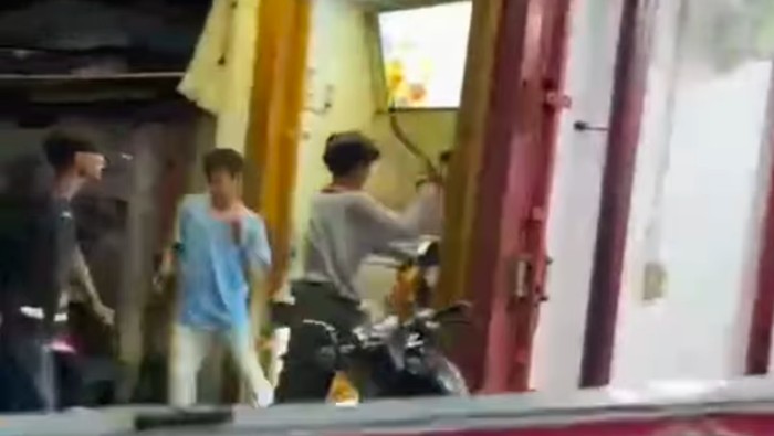 Seorang pria dibacok 3 orang di kawasan Koja, Jakarta Utara. Polisi menangkap ketiga pelaku yang merupakan pengamen ondel-ondel (dok Ist)