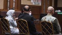 Majelis Hakim memvonis mantan Direktur Utama PT ASDP Indonesia Ferry (Persero) Ira Puspadewi dengan hukuman empat tahun enam bulan penjara dan denda Rp500 juta subsider tiga bulan kurungan, mantan Direktur Komersial dan Pelayanan PT ASDP Ferry (Persero) Muhammad Yusuf Hadi dan mantan Direktur Perencanaan dan Pengembangan PT ASDP Ferry (Persero) Harry Muhammad Adhi Caksono masing-masing pidana penjara empat tahun dan denda Rp250 juta subsider pidana tiga bulan kurungan. Foto: ANTARA FOTO/MUHAMMAD ADIMAJA