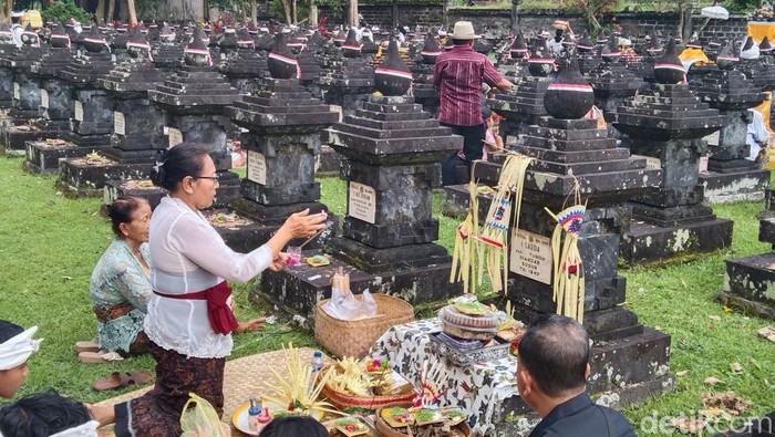 Suasana ziarah di Taman Pujaan Bangsa Margarana, Desa Marga Dauh Puri, Kecamatan Marga, Tabanan, Bali, Kamis (20/11/2025). (Foto: Krisna Pradipta/detikBali)