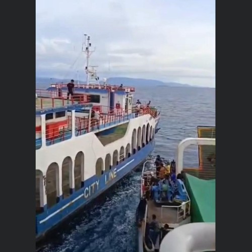 Tangkapan layar video ferry macet mesin dievakuasi kapal lain di tengah laut selat Alas, Kabupaten Sumbawa Barat, NTB,Kamis, (20/11/2025).
