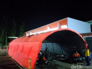 RS Pamanukan Subang Terbakar, Tenda Darurat Didirikan untuk Pasien