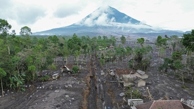 Tim Gabungan Gerak Cepat Tangani Dampak Erupsi Semeru
