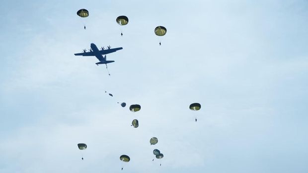 TNI menggelar latihan komando gabungan di Morowali untuk perkuat pengamanan SDA Nasional, Kamis (20/11/2025). TNI menggelar latihan komando gabungan di Morowali untuk perkuat pengamanan SDA Nasional, Kamis (20/11/2025).