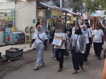 Wanita Diarak gegara Tak Kapok Berkali-kali Maling Meski Sudah Dihukum Adat