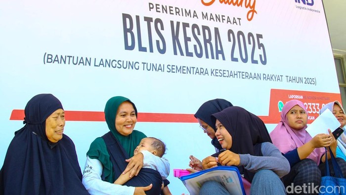 Sebanyak 1.100 warga di Kecamatan Pulo Gadung, Jakarta, mulai menerima Bantuan Langsung Tunai Sementara (BLTS) Kesra 2025 yang disalurkan melalui Kantor Pos Indonesia. Penyaluran bantuan berlangsung pada Jumat (21/11/2025) dan dilakukan secara bertahap kepada keluarga penerima manfaat (KPM) yang terdaftar.