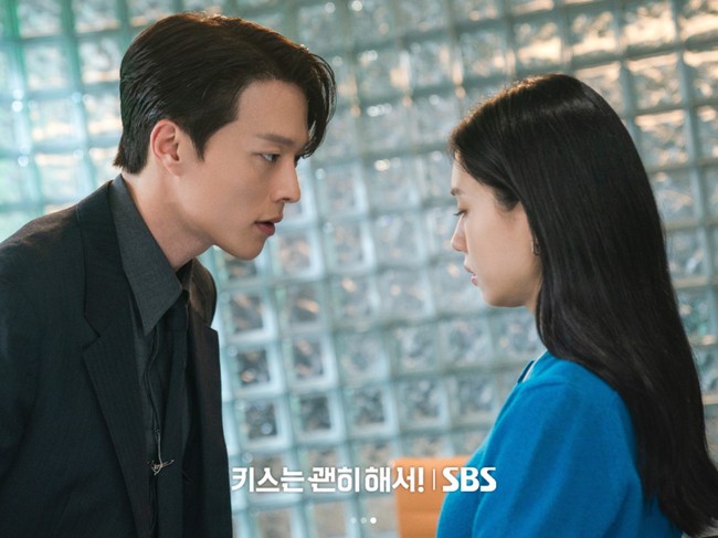 Ahn Eun Jin dan Jang Ki Yong di Drama Korea Dynamite Kiss