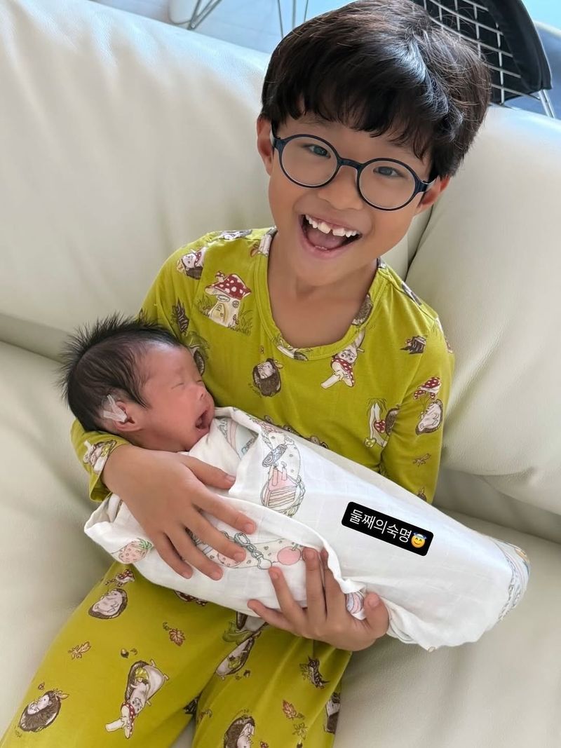 Anak Lee Si Young Anak Lee Si Young