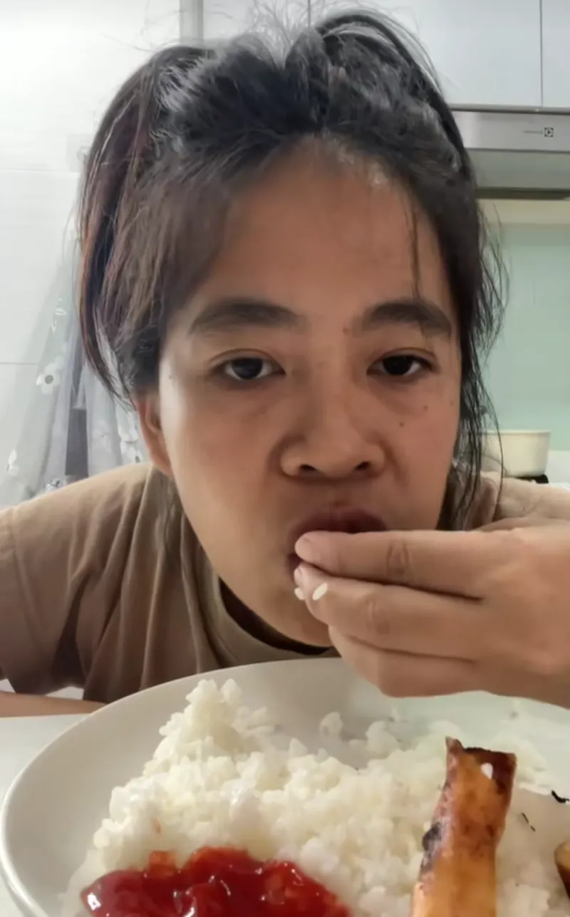 Bikin Vlog Makan, Menu Sederhana ART Ini Jadi Sorotan Netizen