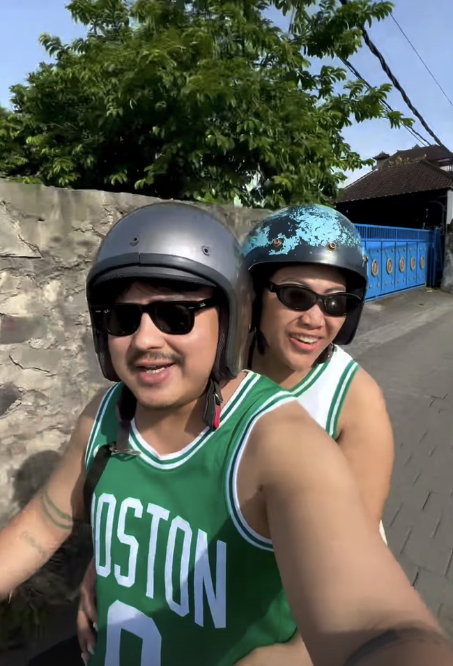 Usai resmi menikah, Boiyen dan Rully memilih honeymoon ke Bali. Dari foto-foto yang dibagikan tampak jelas keduanya yang bahagia bisa menghabiskan waktu bersama. Foto: dok instagram Boiyen
