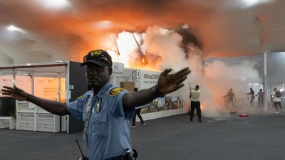Detik-detik Kebakaran Paviliun di COP30 Brasil