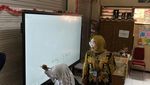 Saat Dirjen GTK Mengajar Matematika dengan Aneka Rupa Jajanan Tradisional