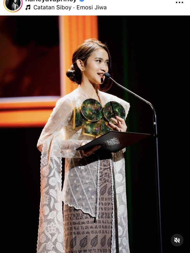 Gaya Artis di Red Carpet FFI 2025, Wulan Guritno Hingga Harleyava Princy