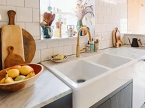 Cukup 3 Pakai Bahan, Noda Kuning di Wastafel Keramik Langsung Hilang