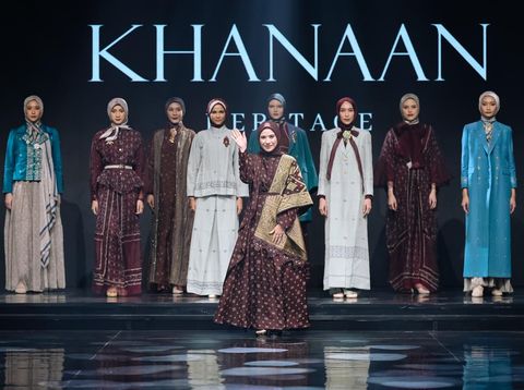 Koleksi busana di Indonesia International Modest Fashion Festival 2025 (IN2MOTION Fest 2025) di  di JIEXPO Convention Centre & Theater, Jakarta.