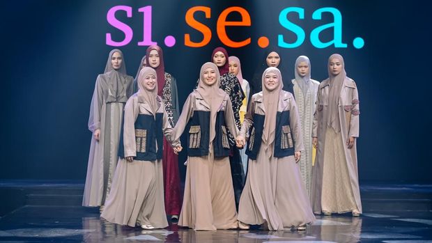 Koleksi busana di Indonesia International Modest Fashion Festival 2025 (IN2MOTION Fest 2025) di  di JIEXPO Convention Centre & Theater, Jakarta.