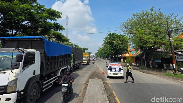Kecelakaan di Duduksampeyan Gresik bikin macet panjang