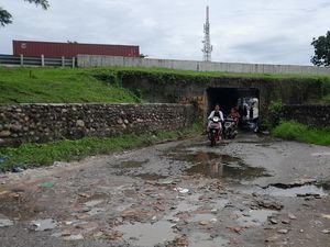 Puluhan Tahun Tak Tersentuh, Terowongan Jalan Cingwan Medan Rusak Parah