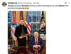 Ada yang meledek Ronaldo diberi kunci oleh Trump agar bisa mengurung Messi dan gagal menambah prestasi lagi. (Foto: X.com/@the_marcoliboy)
