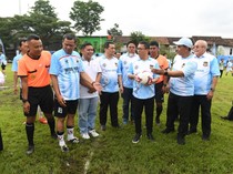 Mendes Yandri Luncurkan Hari Desa 2026 dan Kick Off Liga Desa di Semarang