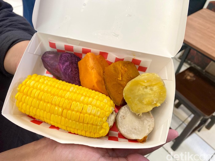 Sarapan Kukusan dan menunya yang tengah viral di media sosial.