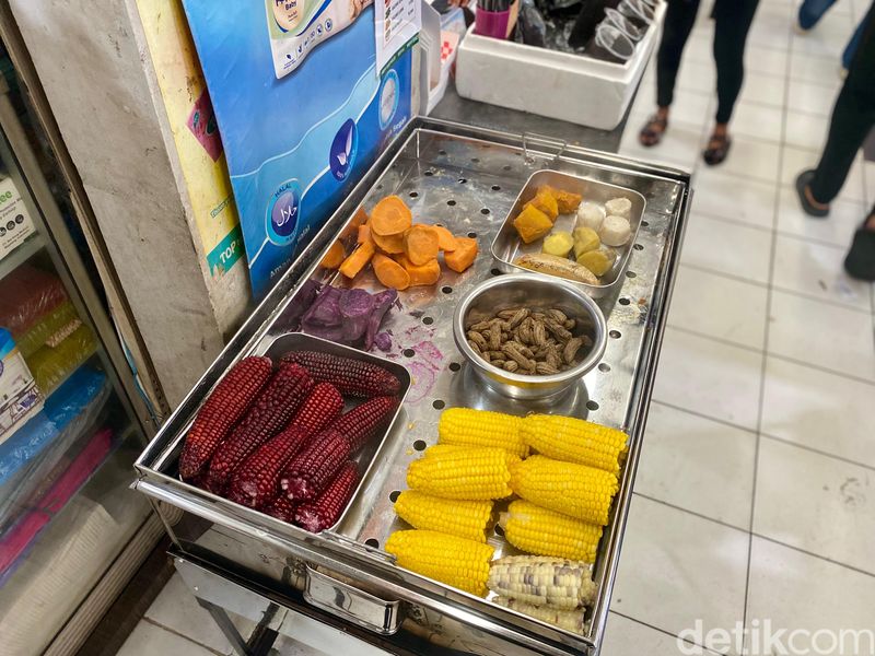 Sarapan Kukusan dan menunya yang tengah viral di media sosial.