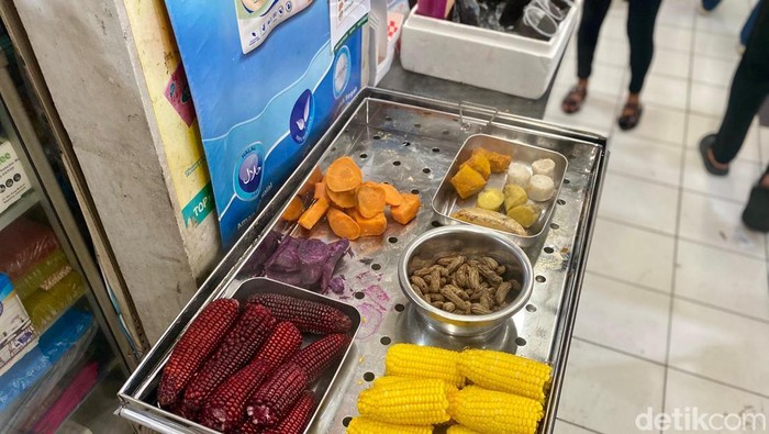 Sarapan Kukusan dan menunya yang tengah viral di media sosial.