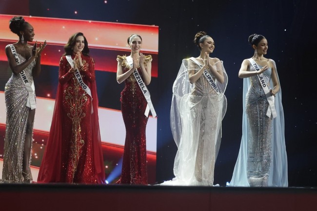 “Keterampilan emosional yang harus diajarkan kepada setiap anak adalah mencintai diri sendiri. Ini adalah fondasi kepercayaan diri, ketahanan, dan hubungan yang sehat. Ketika anak-anak belajar mencintai dan menerima diri sendiri, mereka siap menghadapi tantangan hidup dan memancarkan cahaya unik mereka. Foto: Instagram