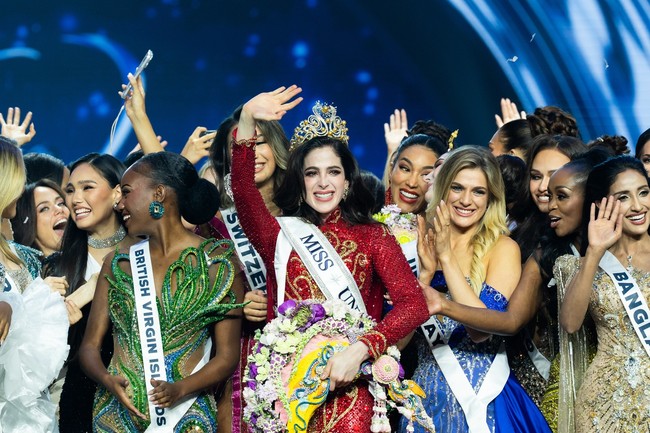 Final Miss Universe ke-74 telah berlangsung di Thailand. Setelah berbagai skandal yang terjadi selama acara, juri menetapkan Fátima Bosch sebagai juara pertama. Foto: Instagram
