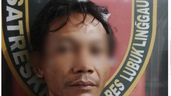 Pelaku penyiram air keras terhadap istrinya.